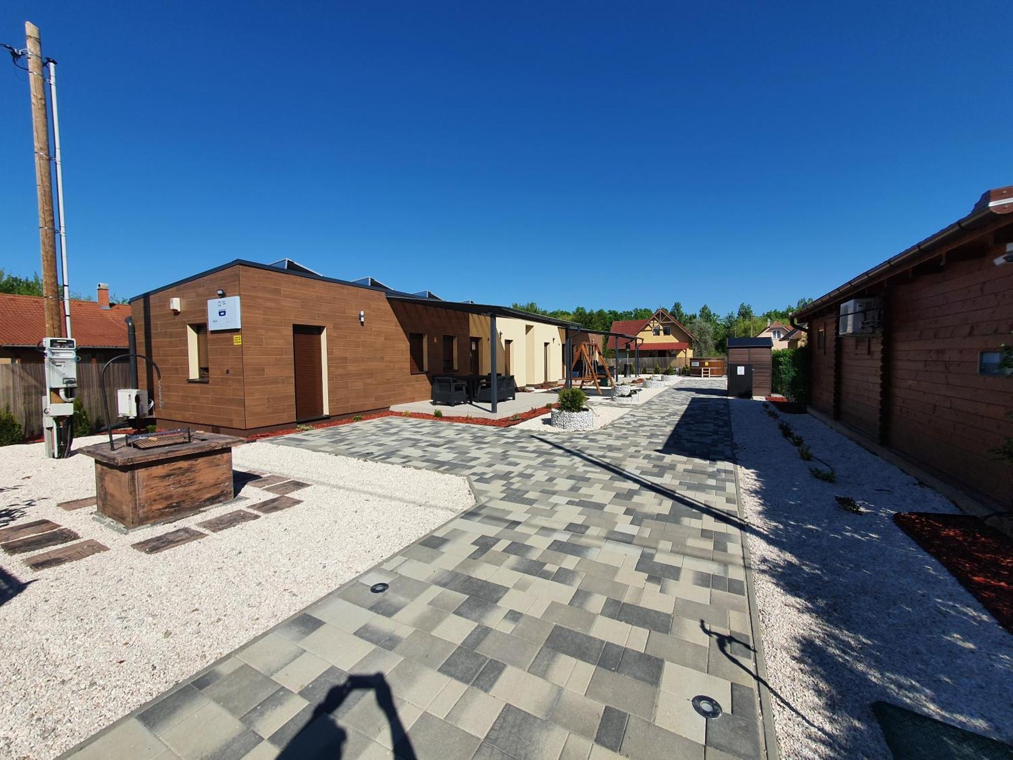 H&H Apartments Poroszló Exterior foto